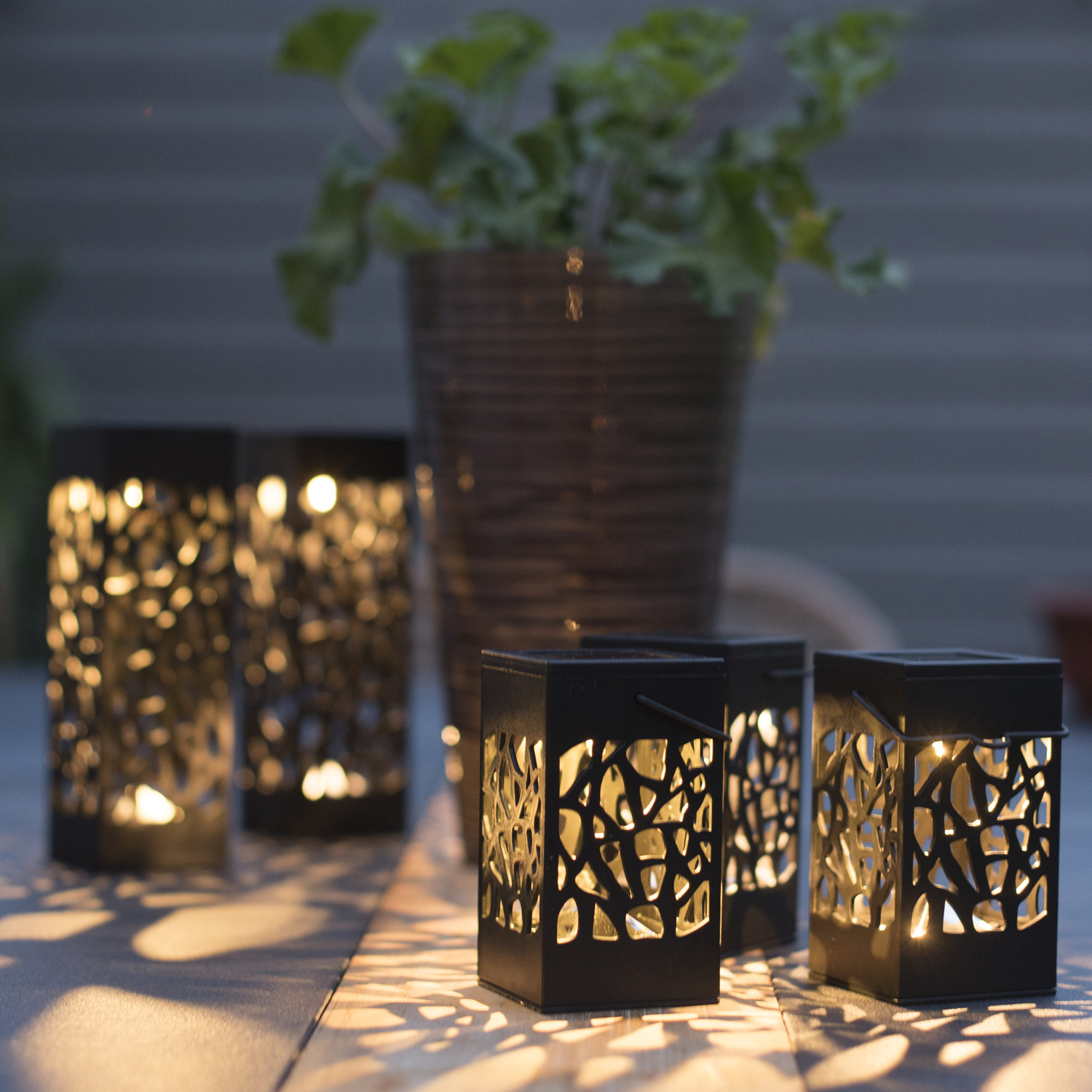 LED Solar Laternen Izola - zum Hängen o. Stellen - warmweiße LED - H: 11cm - Lichtsensor - 3er Set LED Solar Laternen Izola - zum Hängen o. Stellen - warmweiße LED - H: 11cm - Lichtsensor - 3er Set