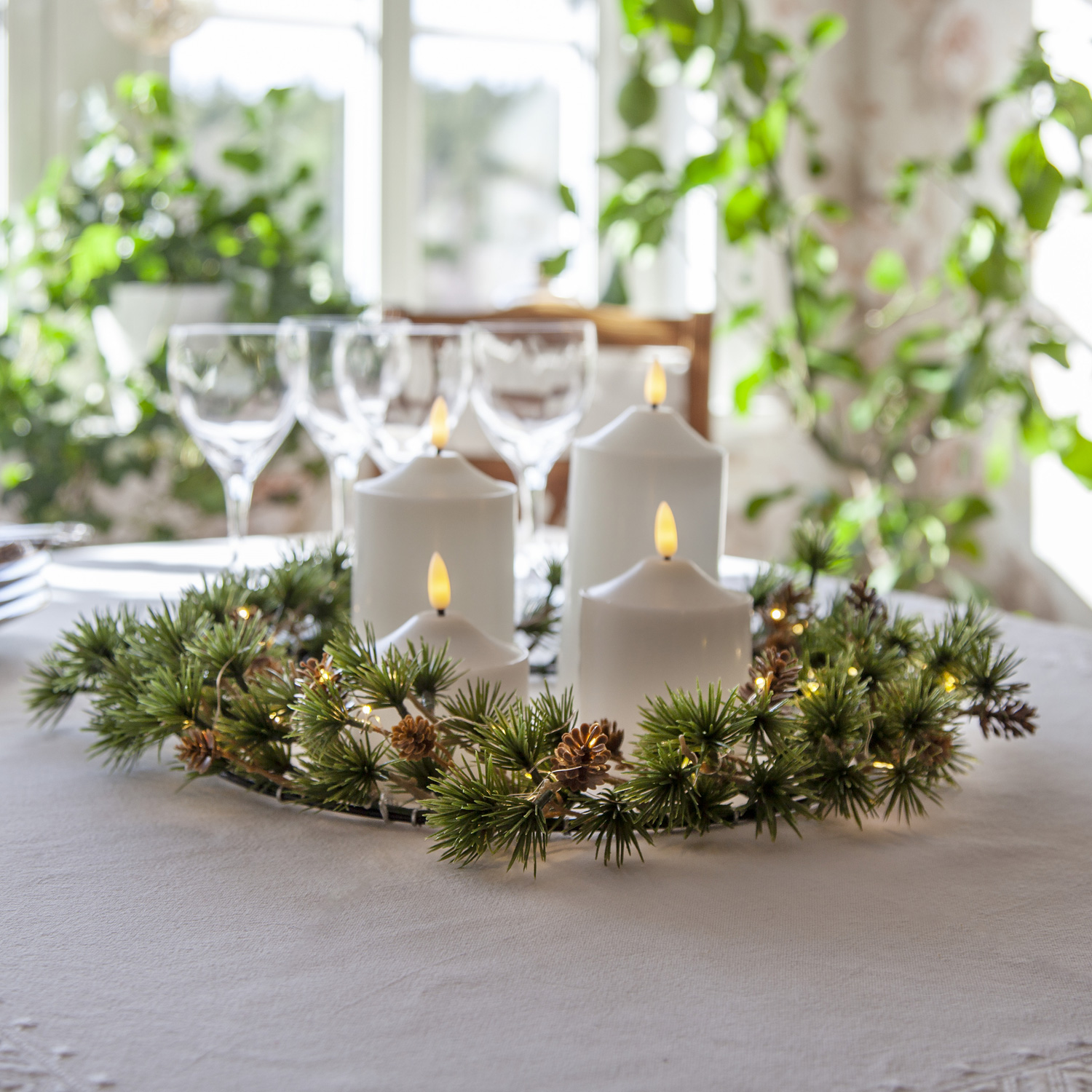 LED Stumpenkerze Flamme - Echtwachs - warmweiße 3D Flamme - H: 15cm - Batterie - Timer - weiß LED Stumpenkerze Flamme - Echtwachs - warmweiße 3D Flamme - H: 15cm - Batterie - Timer - weiß