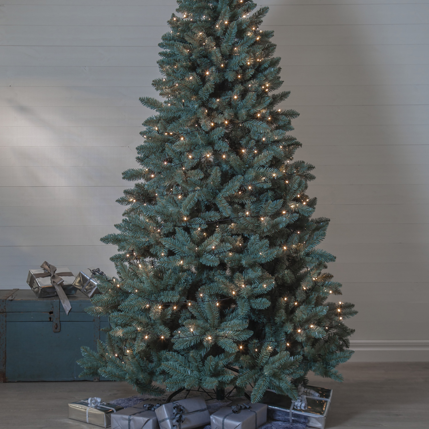 LED Lichterkette - Serie LED - outdoor - 360 kaltweiße LED - L: 25,2m - schwarzes Kabel LED Lichterkette - Serie LED - outdoor - 360 kaltweiße LED - L: 25,2m - schwarzes Kabel