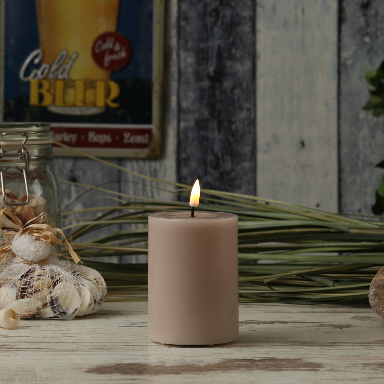 LED Stumpenkerze MIA - Echtwachs - realistische 3D Flamme - H: 10cm - D: 7,5cm - altrosa LED Stumpenkerze MIA - Echtwachs - realistische 3D Flamme - H: 10cm - D: 7,5cm - altrosa