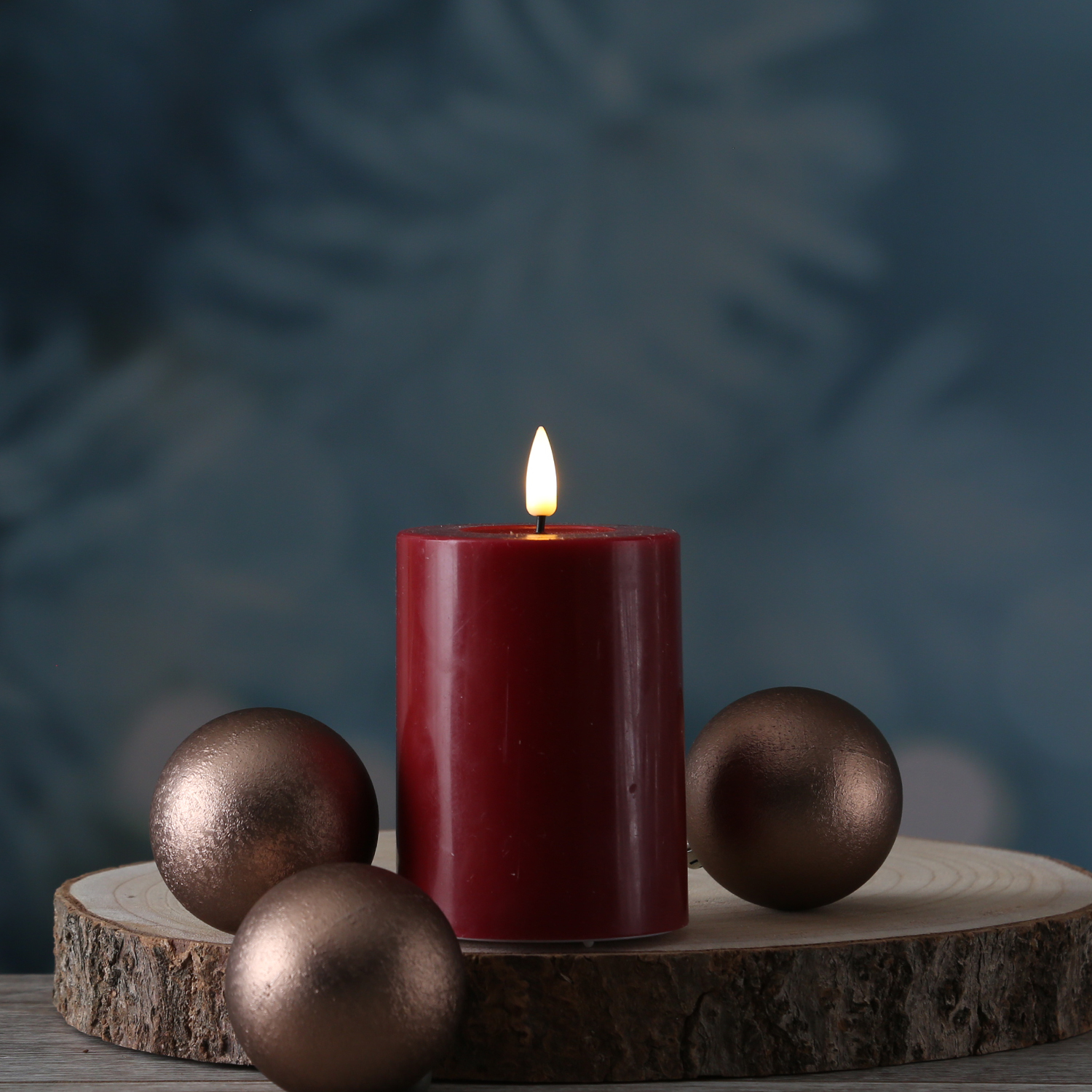 LED Stumpenkerze MIA - Echtwachs - realistische 3D Flamme - H: 10cm - Batteriebetrieb - weinrot LED Stumpenkerze MIA - Echtwachs - realistische 3D Flamme - H: 10cm - Batteriebetrieb - weinrot