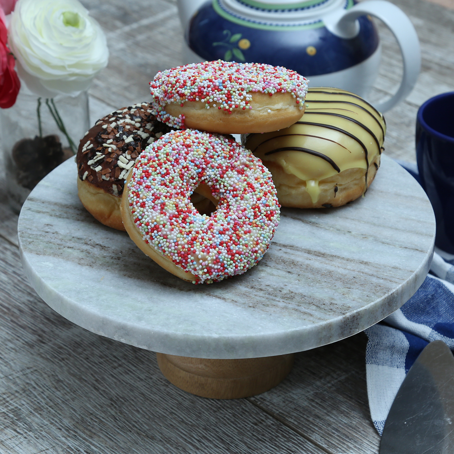 Servierplatte - Tortenplatte - Marmor - mit Holzfuß - H: 10cm - D: 25cm - grau Servierplatte - Tortenplatte - Marmor - mit Holzfuß - H: 10cm - D: 25cm - grau