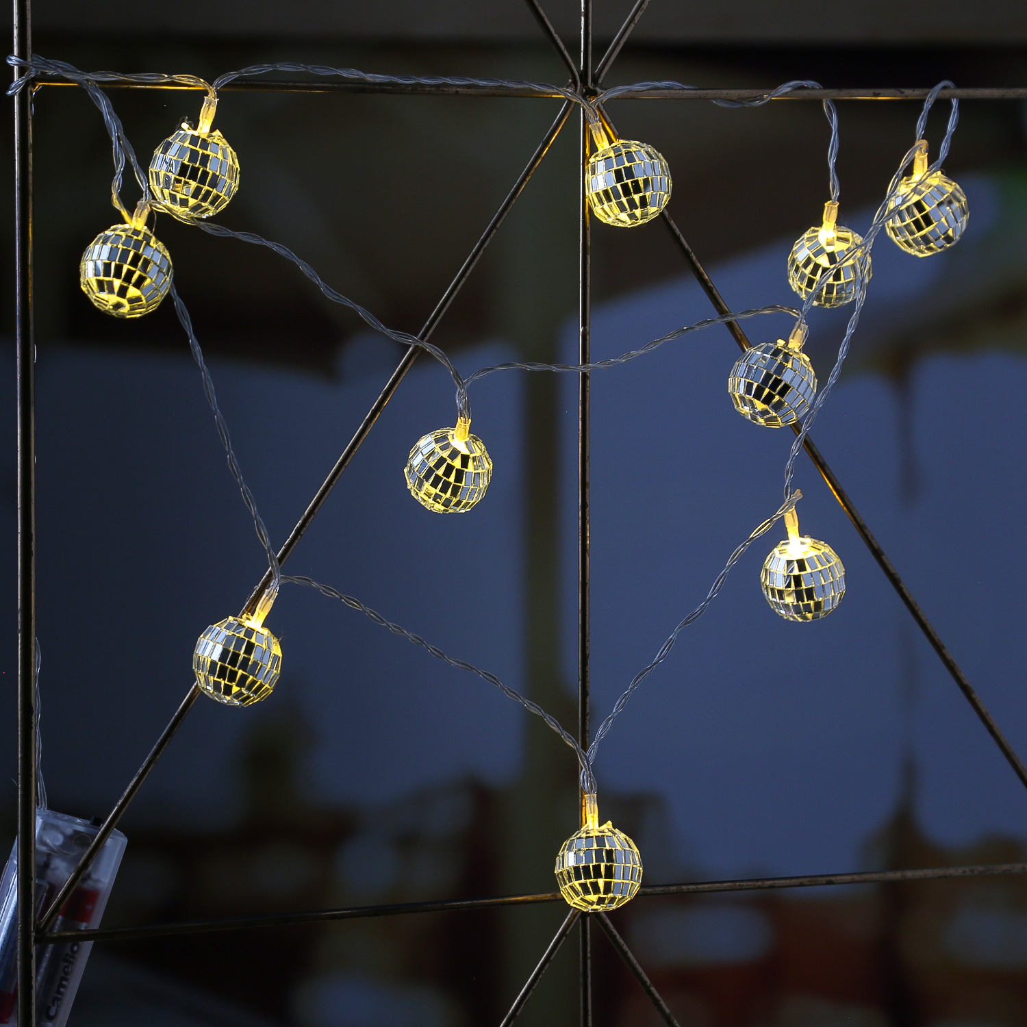 Discokugel Lichterkette - 10 kleine Spiegelkugel für Deine Party - Batteriebetrieb Discokugel Lichterkette - 10 kleine Spiegelkugel für Deine Party - Batteriebetrieb