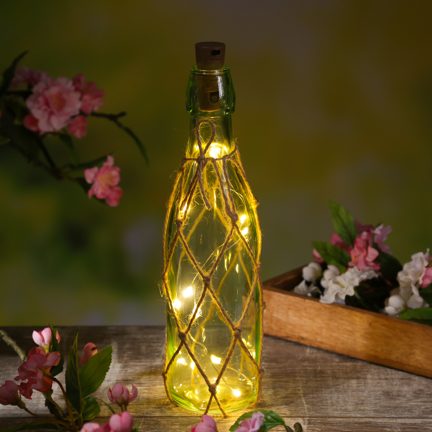 LED Dekoflasche mit Juteseil und LED Drahtlichterkette - Leuchtflasche - H: 28cm - hellgrün LED Dekoflasche mit Juteseil und LED Drahtlichterkette - Leuchtflasche - H: 28cm - hellgrün