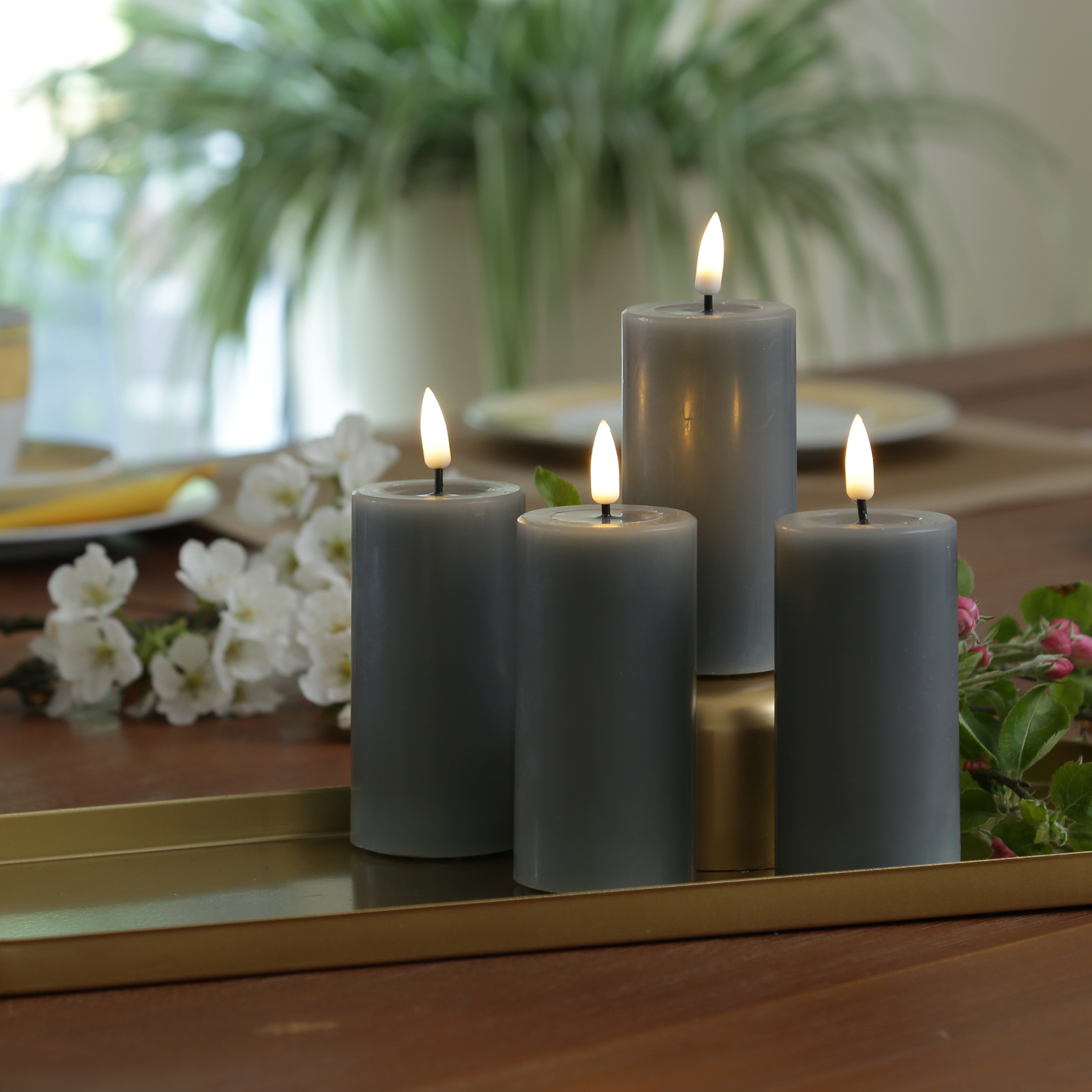 LED Kerzenset MIA - Echtwachs - H: 10cm/D: 5cm - mit Batterien/Fernbedienung - grau - 4er Set LED Kerzenset MIA - Echtwachs - H: 10cm/D: 5cm - mit Batterien/Fernbedienung - grau - 4er Set