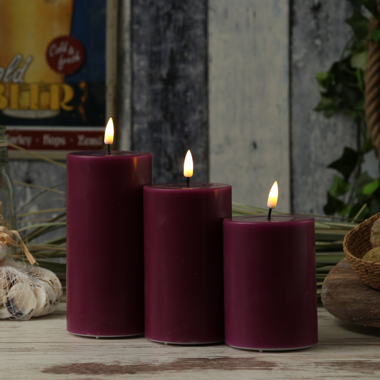 LED Stumpenkerze MIA - Echtwachs - realistische 3D Flamme - H: 10cm - D: 7,5cm - beere LED Stumpenkerze MIA - Echtwachs - realistische 3D Flamme - H: 10cm - D: 7,5cm - beere