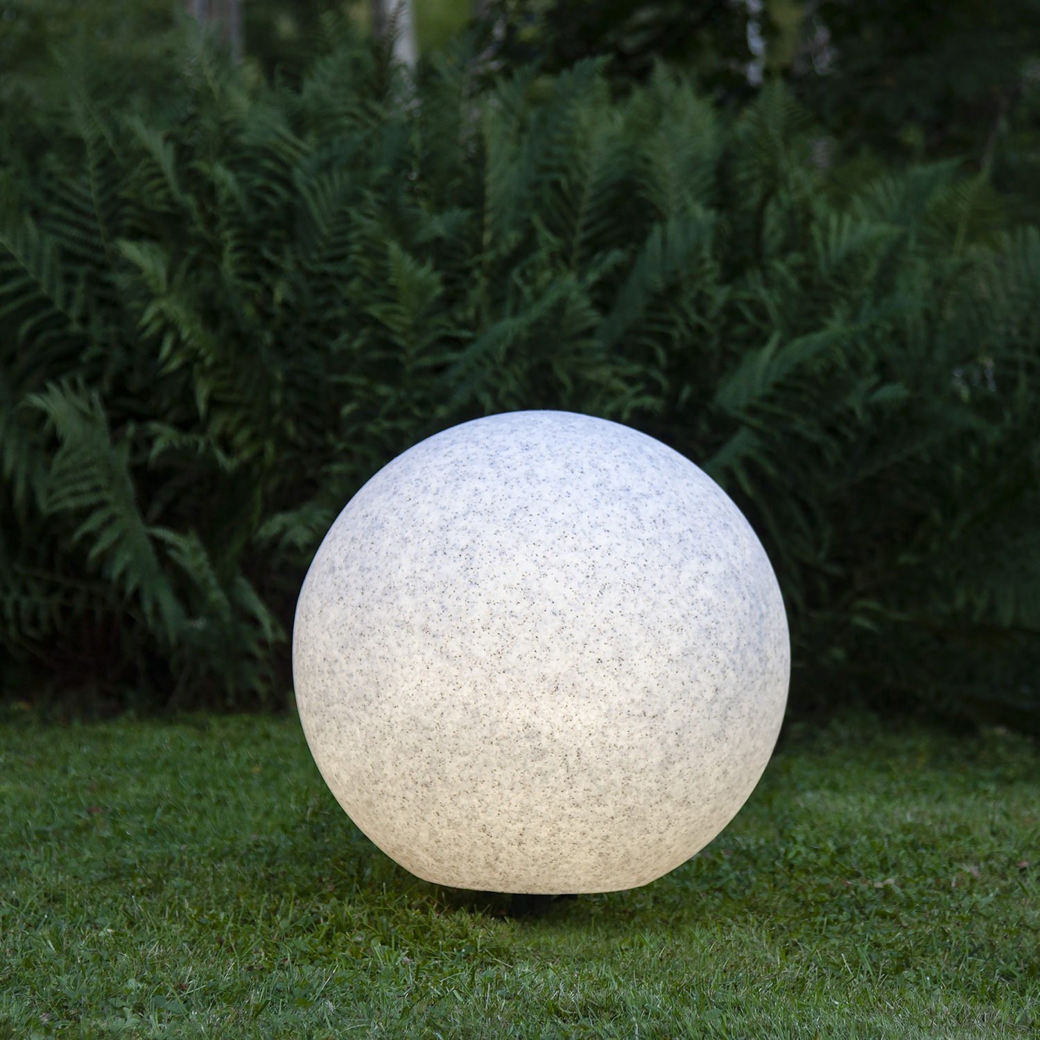 Gartenkugel STONE - Erdspieß - H: 48cm - D: 50cm - Fassung E27 - Kabel - Außen - grau