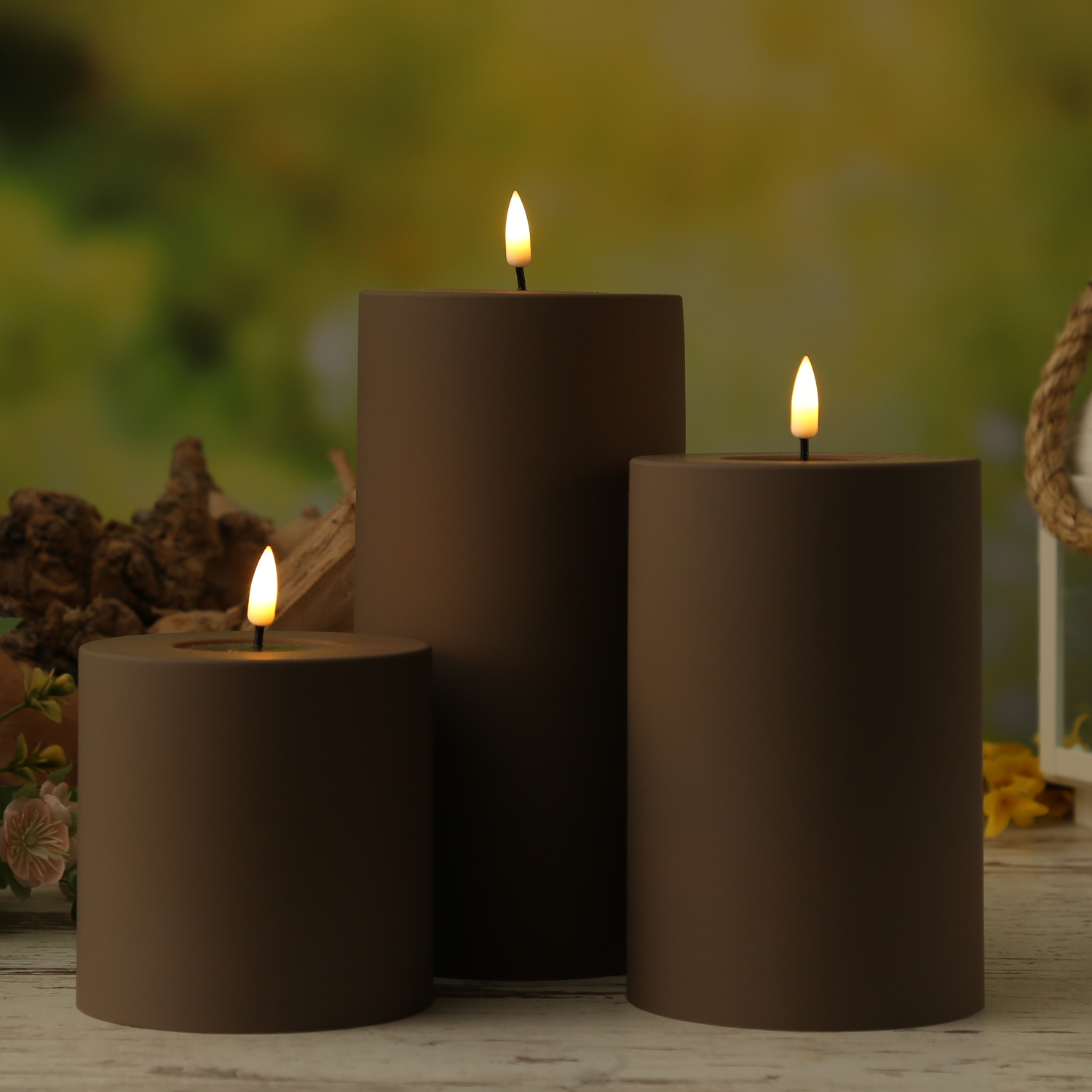 LED Stumpenkerze MIA - Kunststoff - realistische 3D Flamme - H: 15cm - D: 10cm - für Außen - mokka
