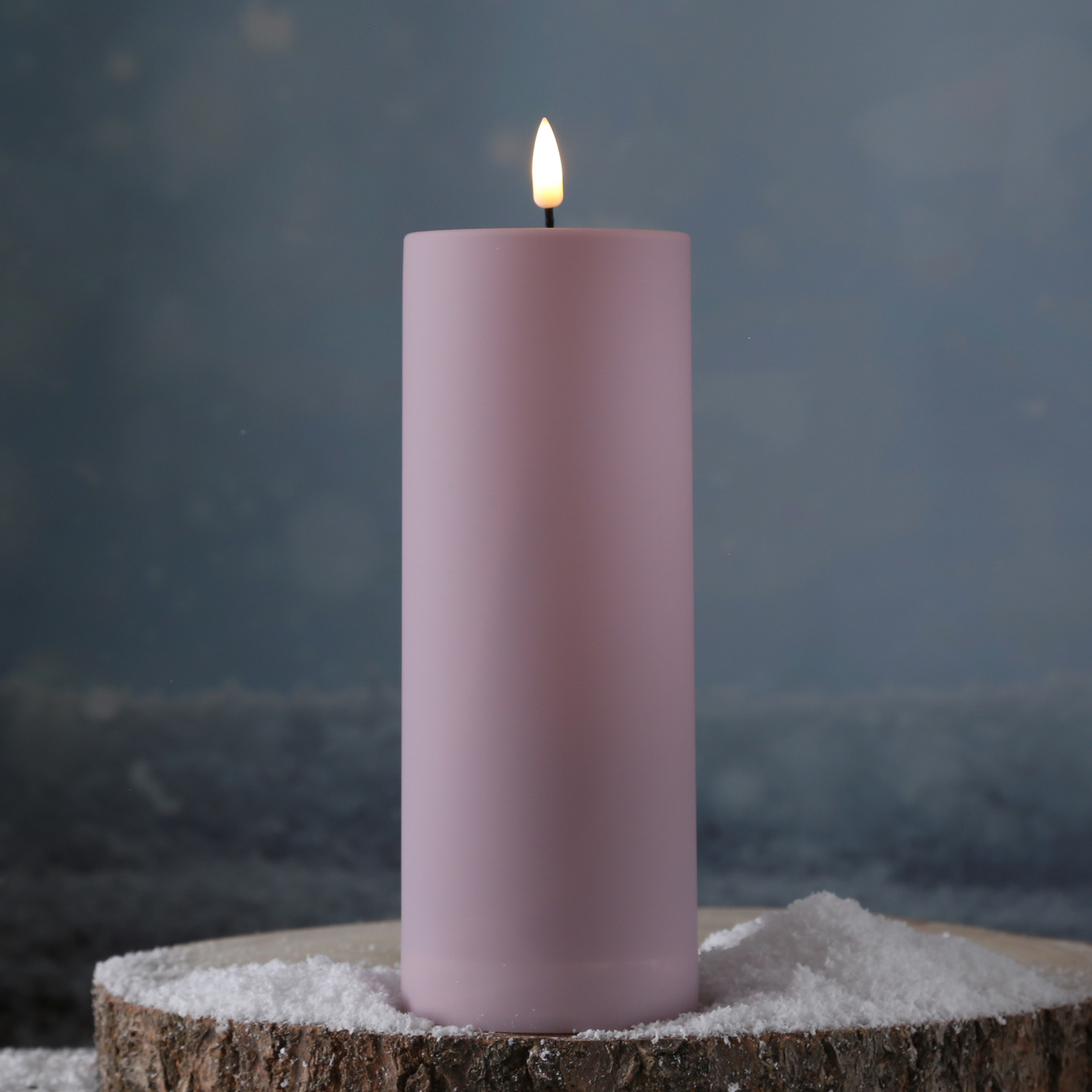 LED Stumpenkerze MIA - Kunststoff - realistische 3D Flamme - H: 20cm - outdoor - pastell lila LED Stumpenkerze MIA - Kunststoff - realistische 3D Flamme - H: 20cm - outdoor - pastell lila