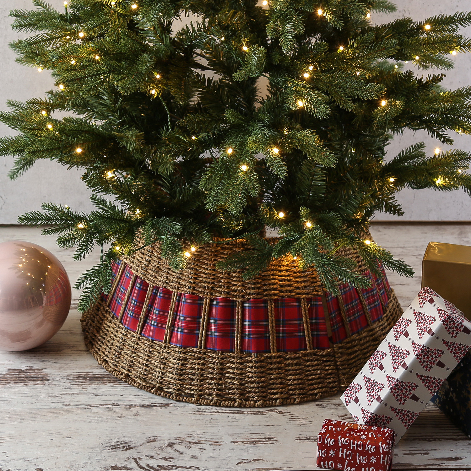 Weihnachtsbaumring - Korb aus Seegras - Verkleidung für Baumständer - D: 70cm - rund - natur, rot Weihnachtsbaumring - Korb aus Seegras - Verkleidung für Baumständer - D: 70cm - rund - natur, rot
