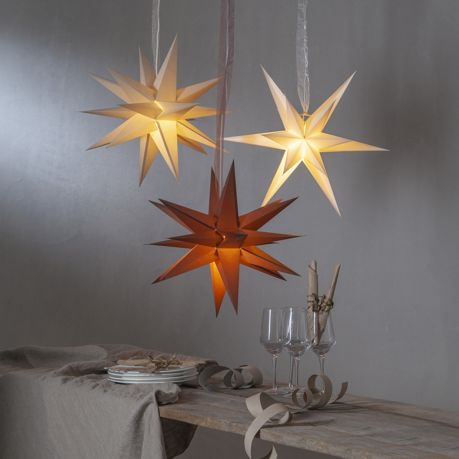 Papierstern DECEMBER - 3D Stern mit Dekoband - hängend - 18-zackig - D: 45cm - braun Papierstern DECEMBER - 3D Stern mit Dekoband - hängend - 18-zackig - D: 45cm - braun