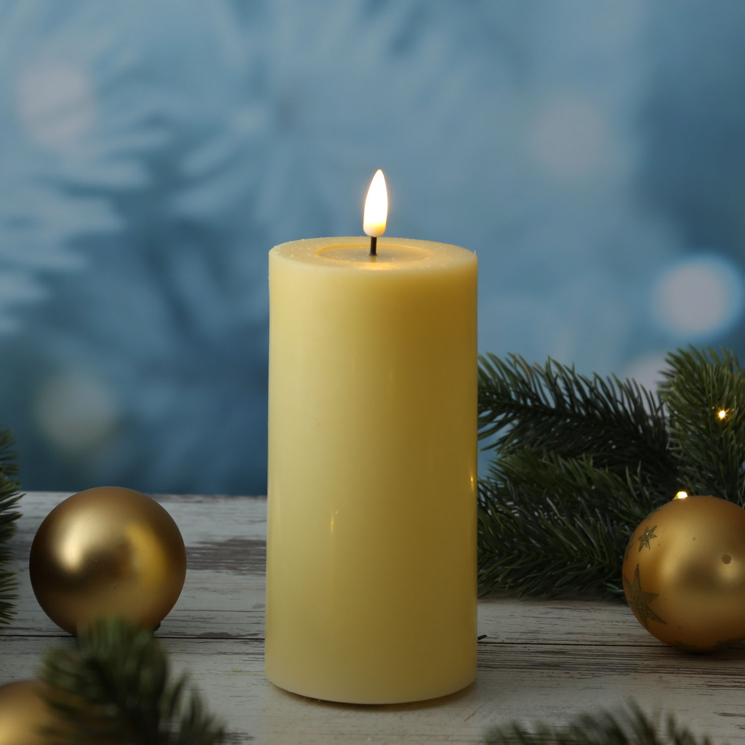 LED Stumpenkerze MIA - Echtwachs - realistische 3D Flamme - H 15cm - D 7-5cm - Batterie - gelb LED Stumpenkerze MIA - Echtwachs - realistische 3D Flamme - H 15cm - D 7-5cm - Batterie - gelb