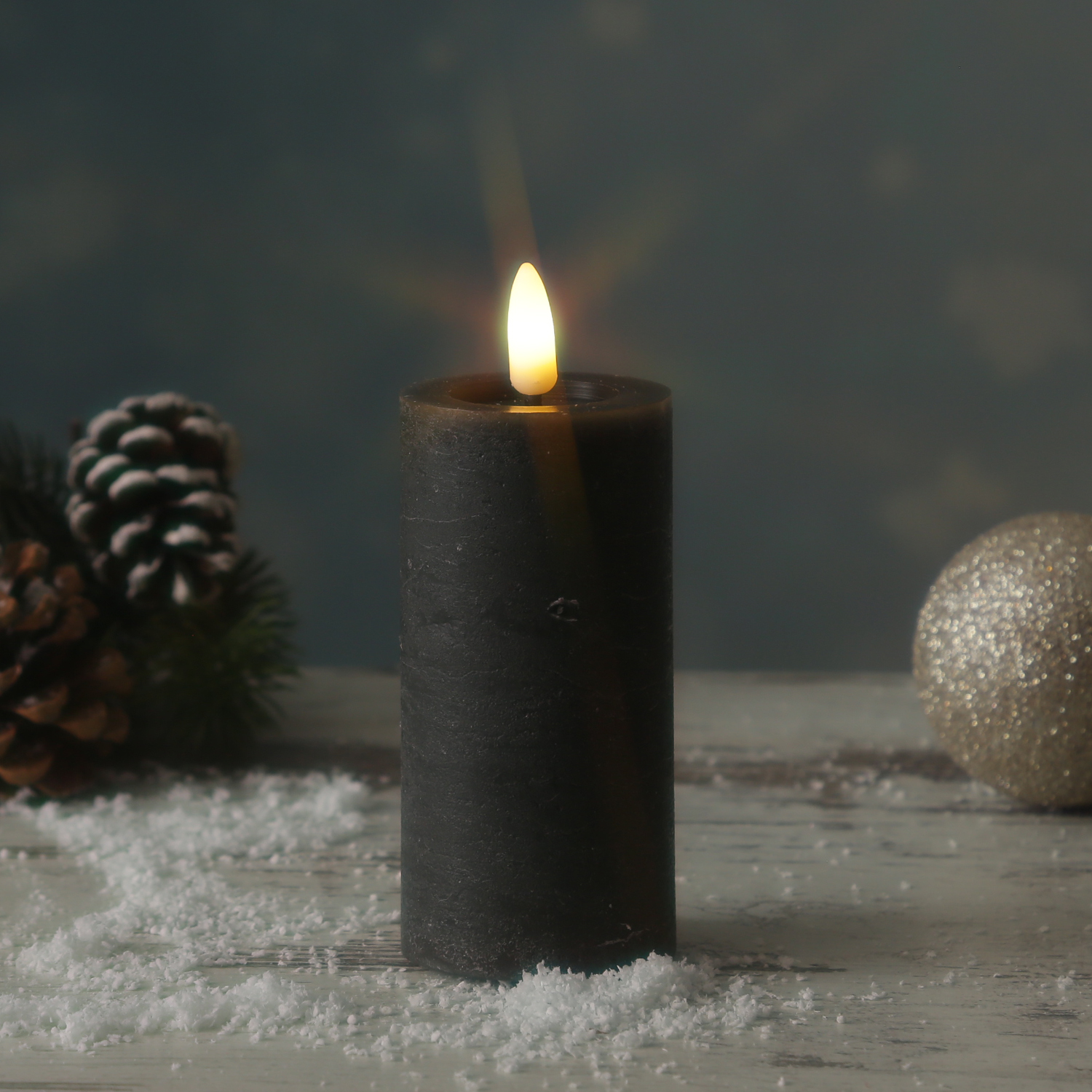 LED Kerze LINA - Rustik-Optik - Echtwachs - 3D Flamme - H: 12,5cm - D: 5cm - Timer - grau LED Kerze LINA - Rustik-Optik - Echtwachs - 3D Flamme - H: 12,5cm - D: 5cm - Timer - grau