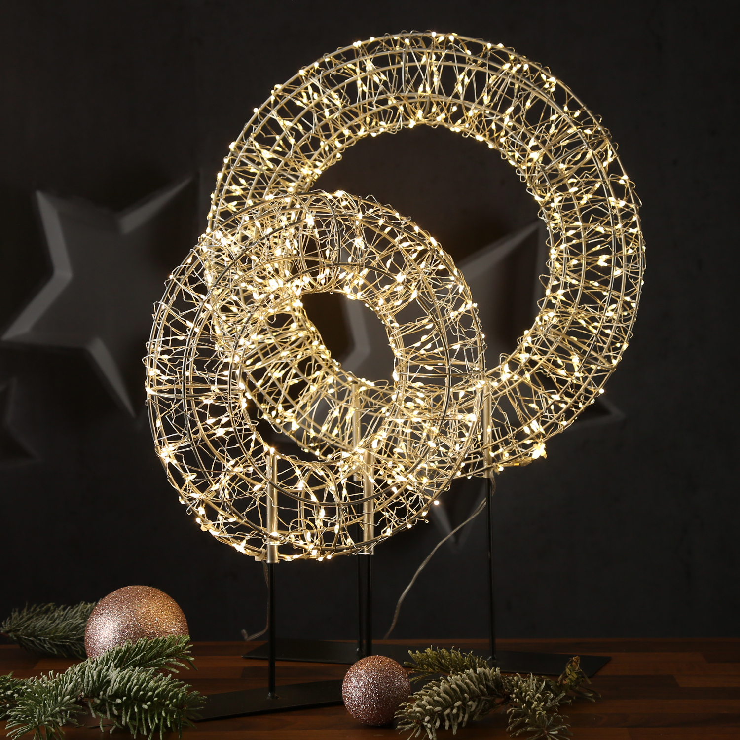 LED Kranz - Leuchtkranz stehend - 500 warmweiße LED - H: 51cm - Timer - für Innen/Außen LED Kranz - Leuchtkranz stehend - 500 warmweiße LED - H: 51cm - Timer - für Innen/Außen