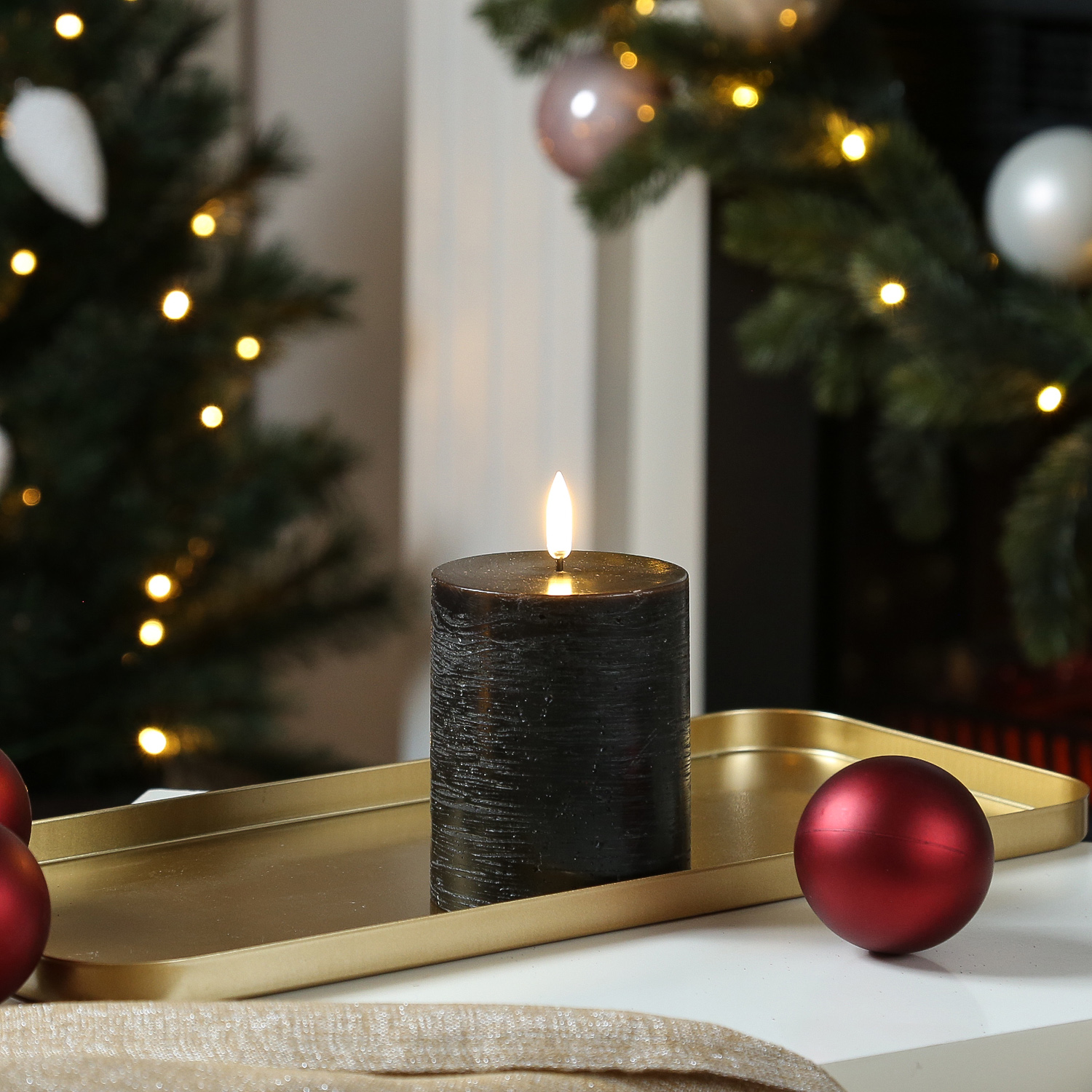 LED Kerze PIA - Rustik-Optik - Echtwachs - H: 10cm - D: 7,8cm - Timer - bis zu 1000 Std. - schwarz LED Kerze PIA - Rustik-Optik - Echtwachs - H: 10cm - D: 7,8cm - Timer - bis zu 1000 Std. - schwarz