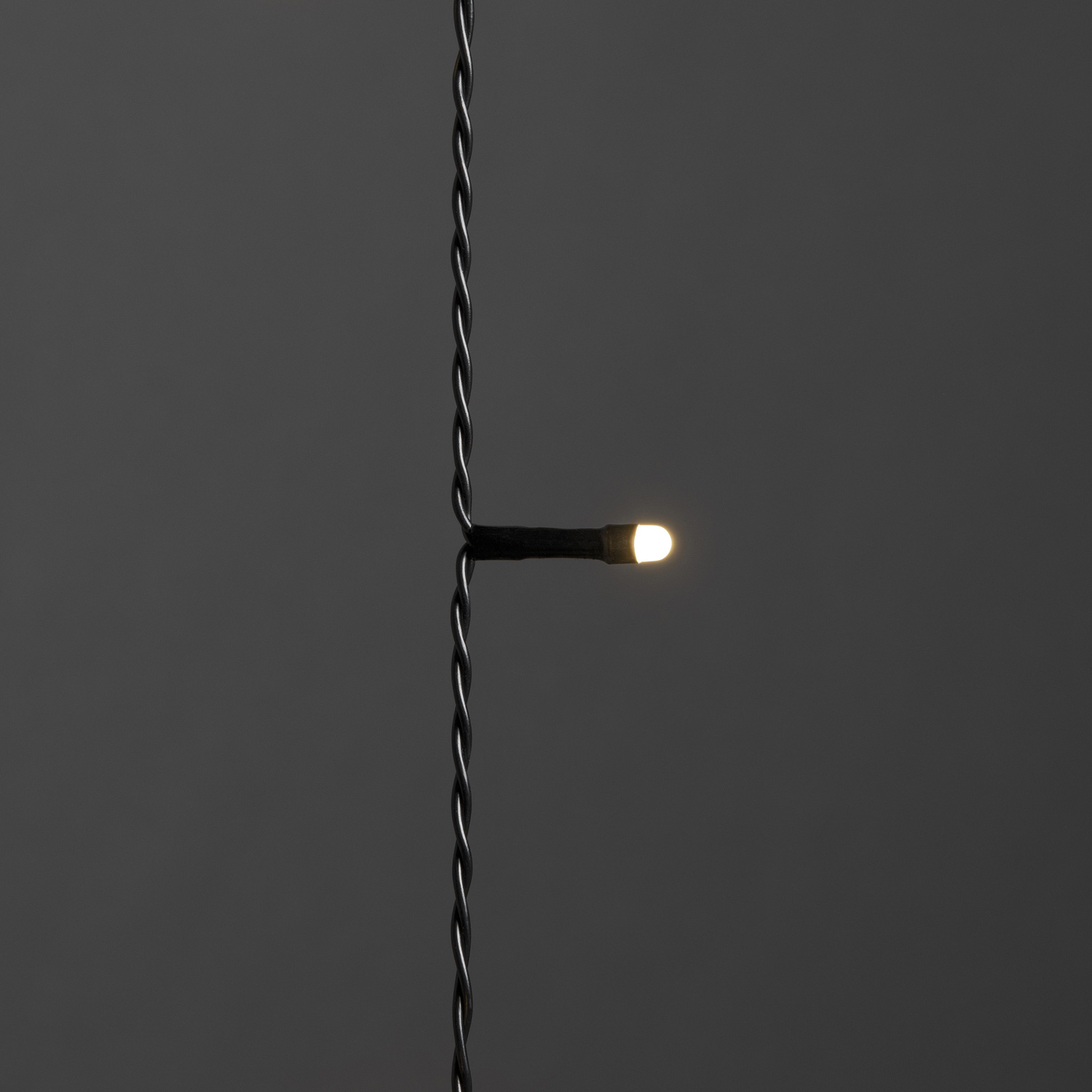 LED Baummantel Lichterkette - 6 Stränge á 45 gefrostete warmweiße LED - Timer - Außen - L: 2,40m LED Baummantel Lichterkette - 6 Stränge á 45 gefrostete warmweiße LED - Timer - Außen - L: 2,40m