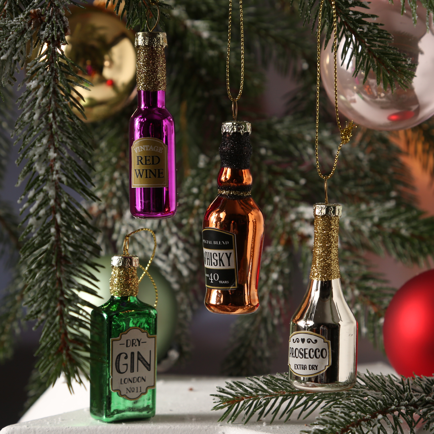 Christbaumschmuck ALKOHOLMIX - Glas - Prosecco - Gin - Whisky - Rotwein - inkl. Aufhänger - 4er Set Christbaumschmuck ALKOHOLMIX - Glas - Prosecco - Gin - Whisky - Rotwein - inkl. Aufhänger - 4er Set