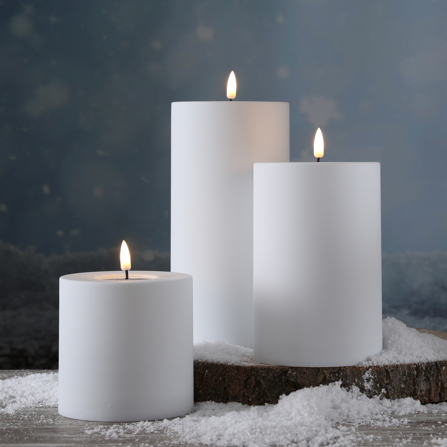 LED Stumpenkerze MIA - Kunststoff - realistische 3D Flamme - H: 15cm, D: 10cm - outdoor - weiß