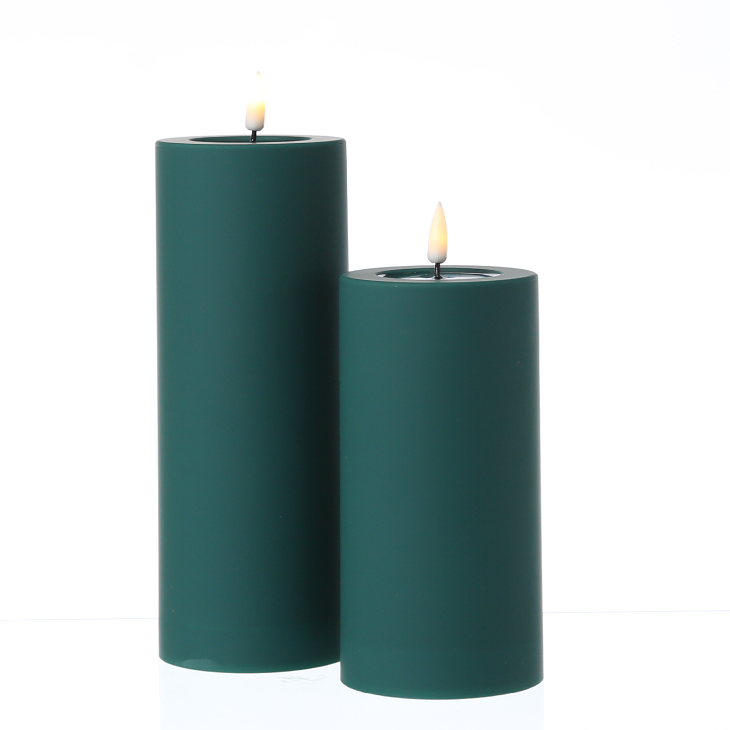 LED Stumpenkerze MIA - Kunststoff - realistische 3D Flamme - H: 15cm - für Außen - dunkelgrün LED Stumpenkerze MIA - Kunststoff - realistische 3D Flamme - H: 15cm - für Außen - dunkelgrün