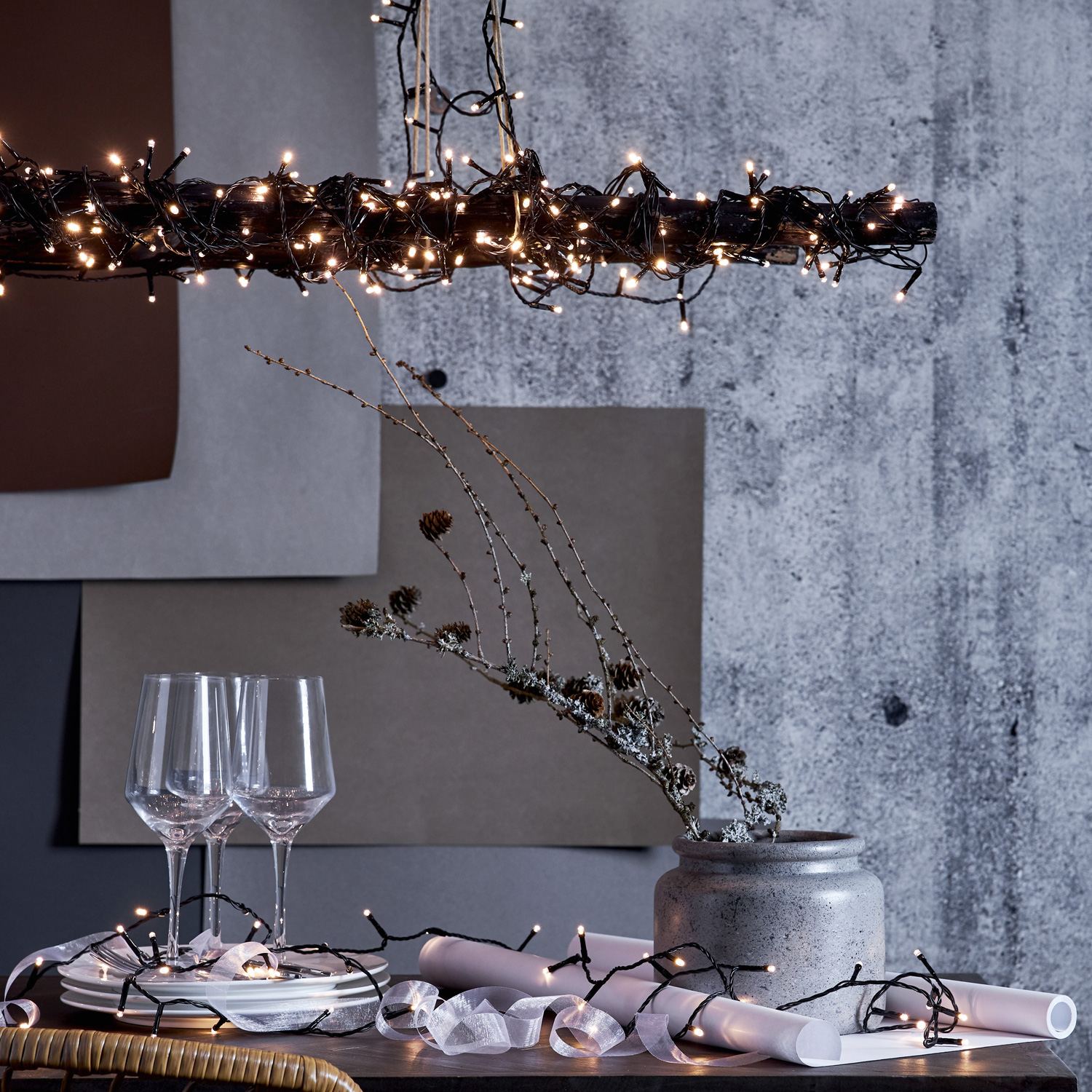 LED Lichterkette - 96 kaltweiße LED - L: 7,1m - 8 Funktionen - Timer - Batterie bis 60 Tage LED Lichterkette - 96 kaltweiße LED - L: 7,1m - 8 Funktionen - Timer - Batterie bis 60 Tage