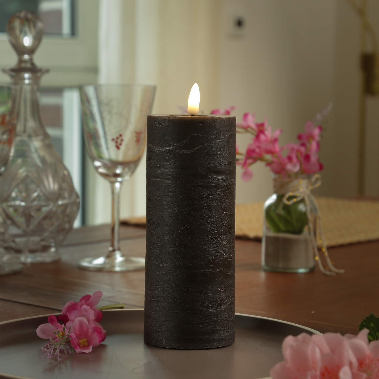 LED Kerze LINA - Rustik-Optik - Echtwachs - 3D Flamme - H: 19cm - D: 7cm - Batterie - Timer - braun LED Kerze LINA - Rustik-Optik - Echtwachs - 3D Flamme - H: 19cm - D: 7cm - Batterie - Timer - braun