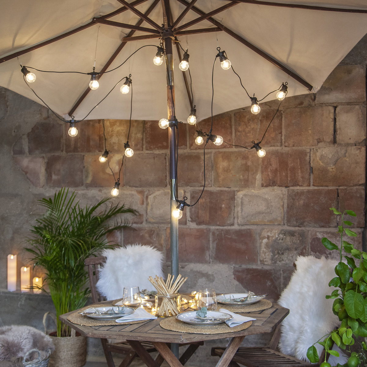 LED Lichterkette "CIRCUS" - 20 Kugeln, D: 5cm - warmweiße Filament LED - 8,8m - inkl.Trafo - outdoor LED Lichterkette "CIRCUS" - 20 Kugeln, D: 5cm - warmweiße Filament LED - 8,8m - inkl.Trafo - outdoor