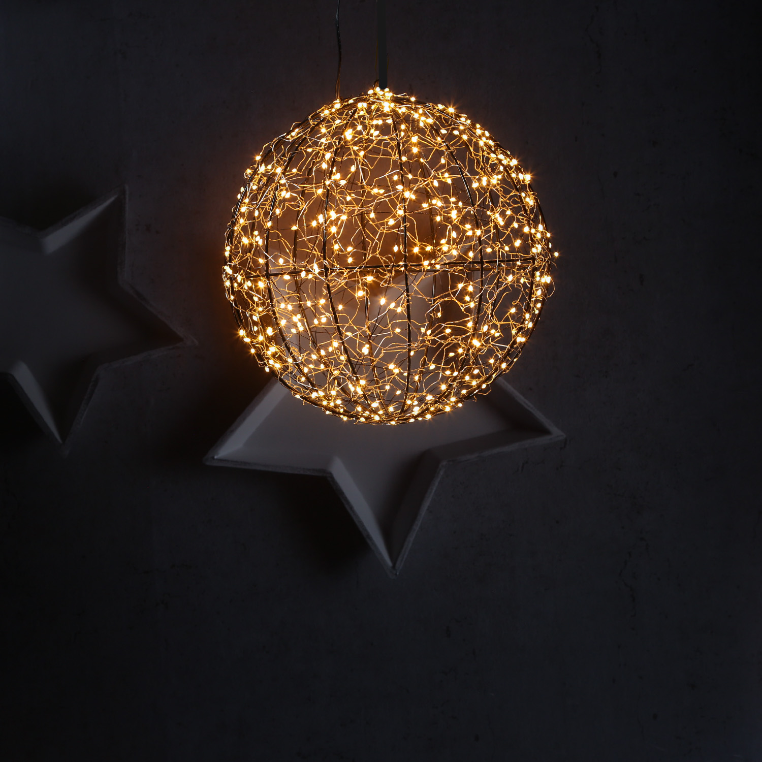 LED Drahtkugel - Leuchtkugel - 400 bernsteinfarbene LED - Timer - D: 30cm - für Innen/Außen