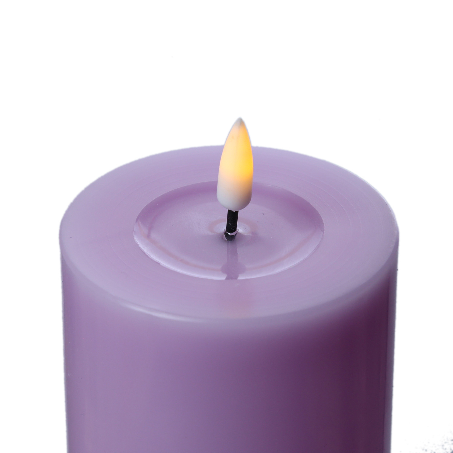 LED Stumpenkerze MIA - Echtwachs - realistische 3D Flamme - H: 10cm - D: 5cm - lavendel LED Stumpenkerze MIA - Echtwachs - realistische 3D Flamme - H: 10cm - D: 5cm - lavendel