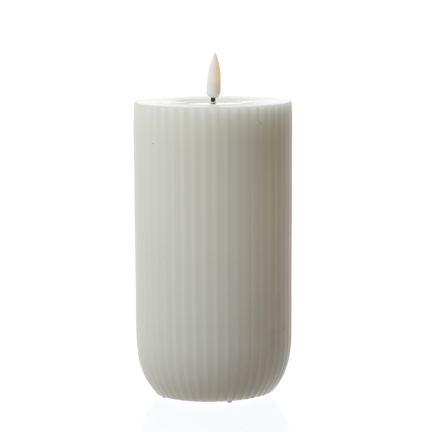 LED Stumpenkerze MIA - gerillt - Echtwachs - 3D Flamme - H: 15cm - D: 8cm - weiß LED Stumpenkerze MIA - gerillt - Echtwachs - 3D Flamme - H: 15cm - D: 8cm - weiß
