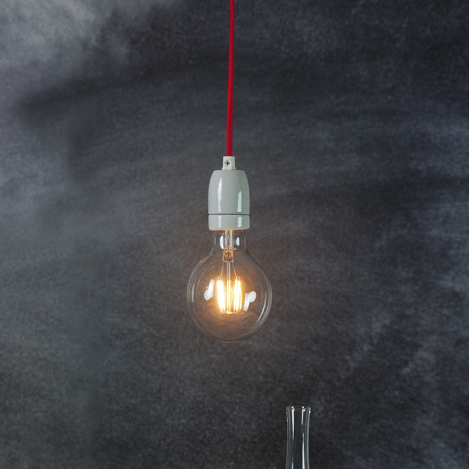 Ersatzkabel für Leuchtsterne und Hängeleuchten - Länge ca. 5 m - E27 Fassung - mit Schalter - rot Ersatzkabel für Leuchtsterne und Hängeleuchten - Länge ca. 5 m - E27 Fassung - mit Schalter - rot