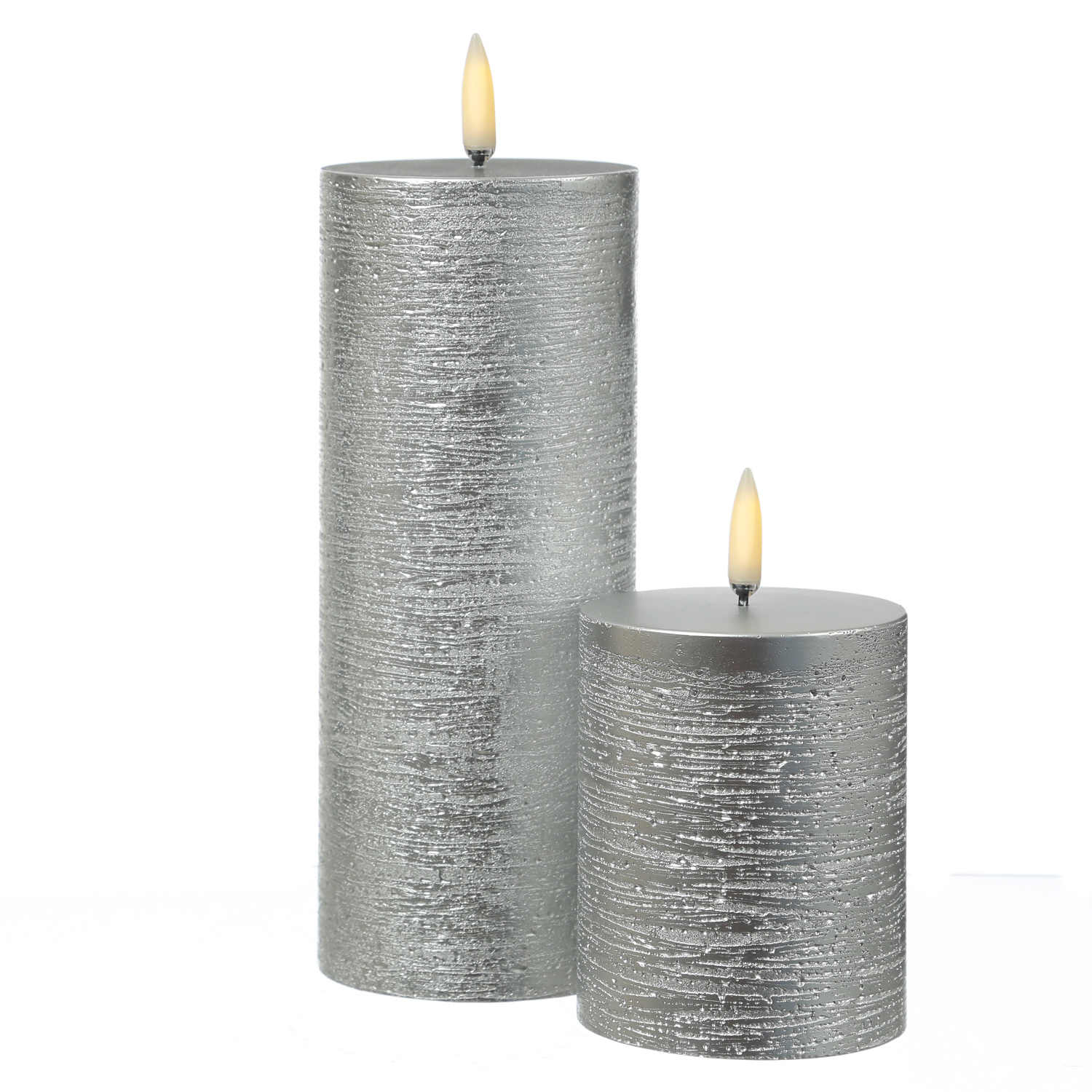LED Kerze PIA - Rustik-Optik - Echtwachs - H: 20cm - D: 7,8cm - Timer - bis zu 1000 Std. - silber LED Kerze PIA - Rustik-Optik - Echtwachs - H: 20cm - D: 7,8cm - Timer - bis zu 1000 Std. - silber