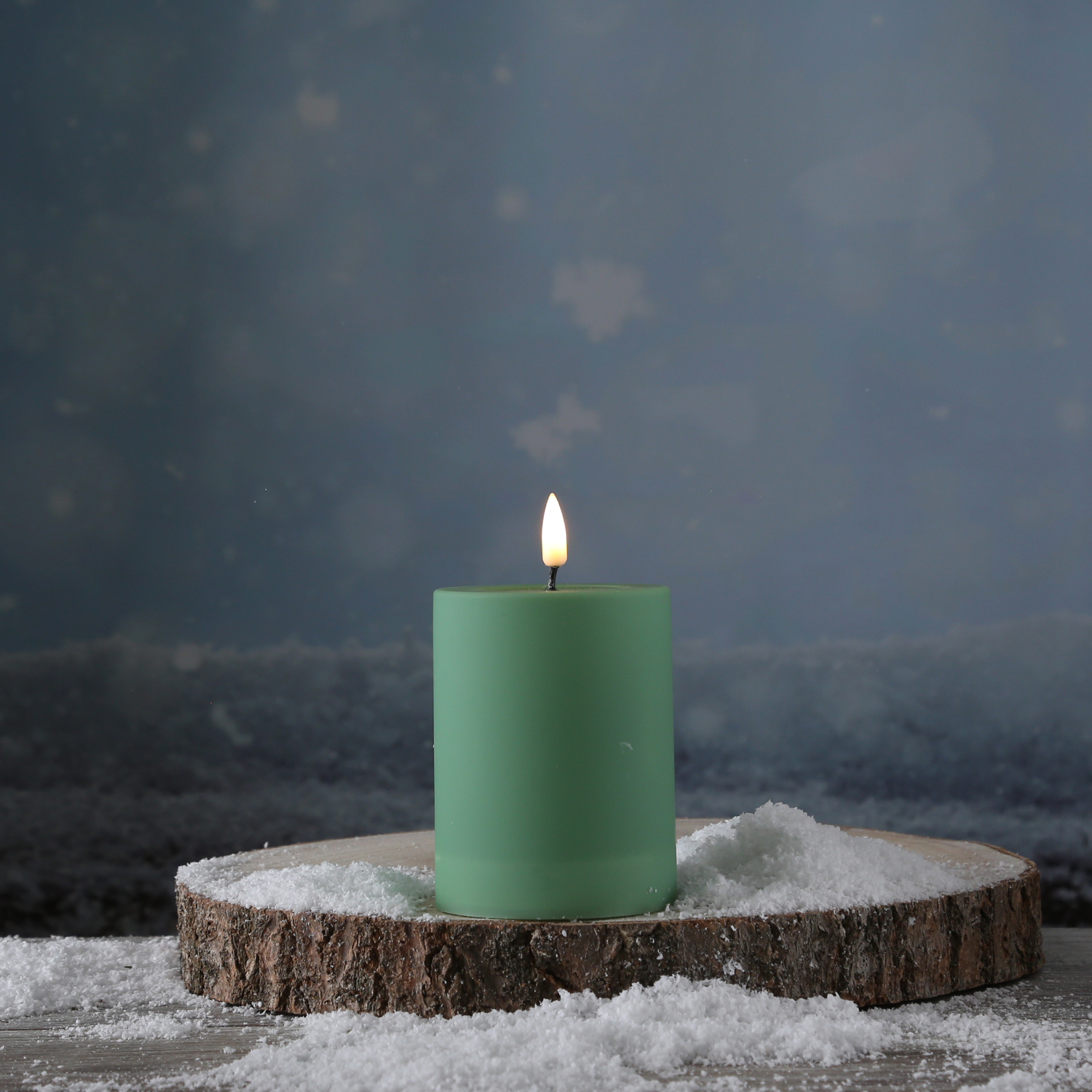 LED Stumpenkerze MIA - Kunststoff - realistische 3D Flamme - H: 10cm - outdoor - grün LED Stumpenkerze MIA - Kunststoff - realistische 3D Flamme - H: 10cm - outdoor - grün