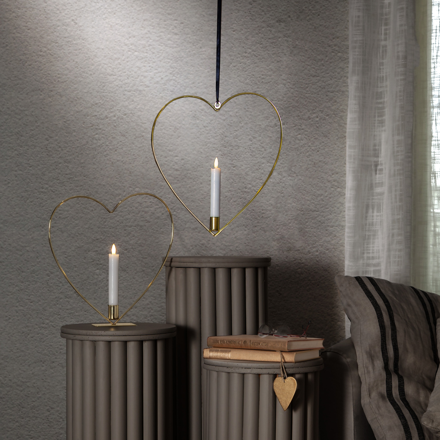 LED Stabkerzenhalter in Herzform inkl. Stabkerze - Metall - hängend - Batterie - Innen - gold LED Stabkerzenhalter in Herzform inkl. Stabkerze - Metall - hängend - Batterie - Innen - gold