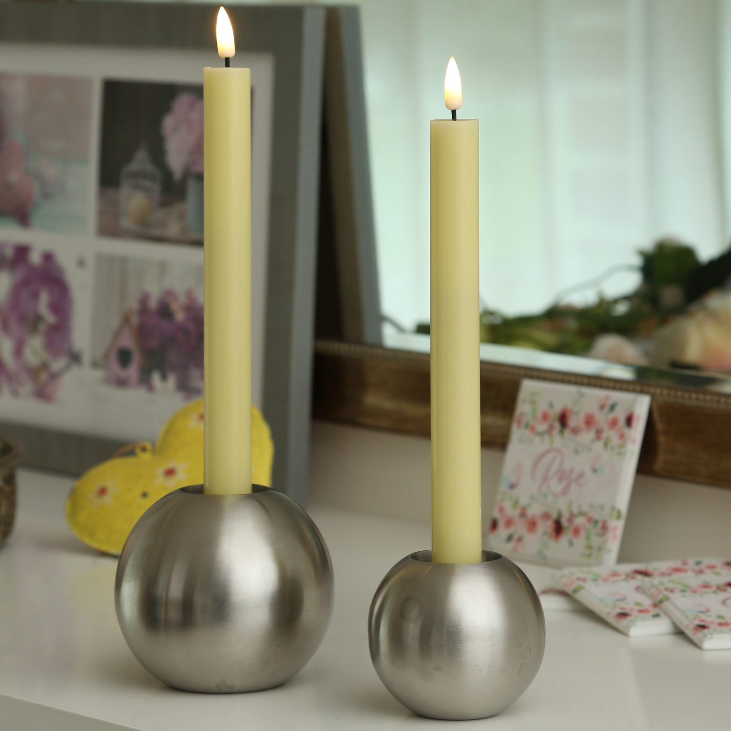 LED Stabkerzen MIA - Echtwachs - realistische 3D Flamme - H: 24cm - Batteriebetrieb - gelb - 2 Stk LED Stabkerzen MIA - Echtwachs - realistische 3D Flamme - H: 24cm - Batteriebetrieb - gelb - 2 Stk