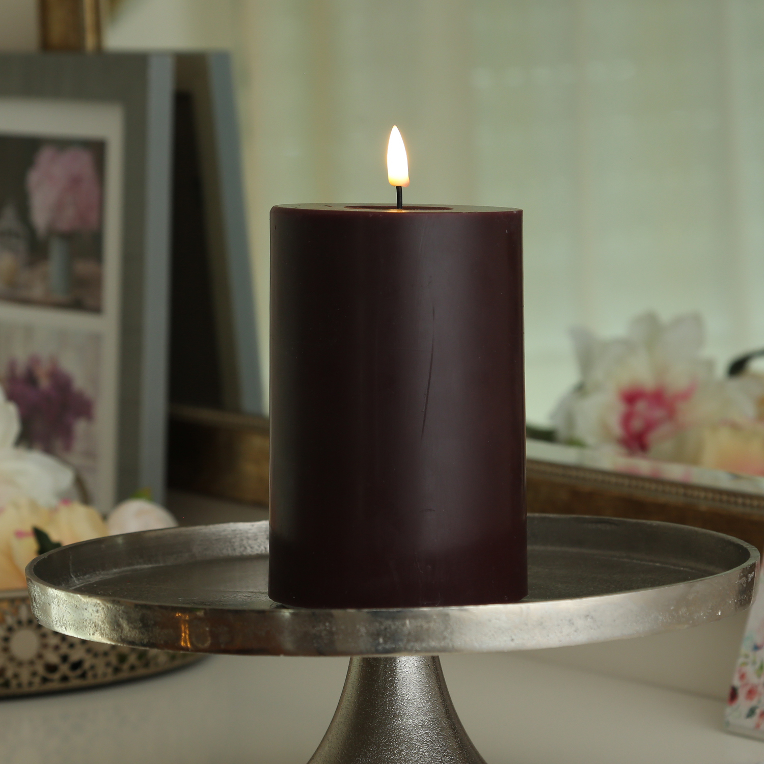 LED Stumpenkerze MIA - Echtwachs - realistische 3D Flamme - H: 15cm - D: 10cm - weinrot LED Stumpenkerze MIA - Echtwachs - realistische 3D Flamme - H: 15cm - D: 10cm - weinrot