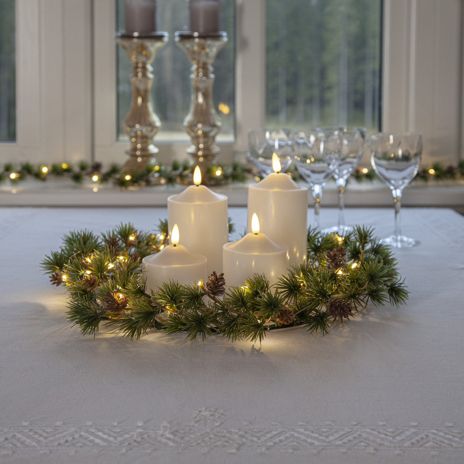 LED Tannenkranz LARIX - Kunststoff - 30 warmweiße LED - D: 40cm - Timer - Batterie - grün