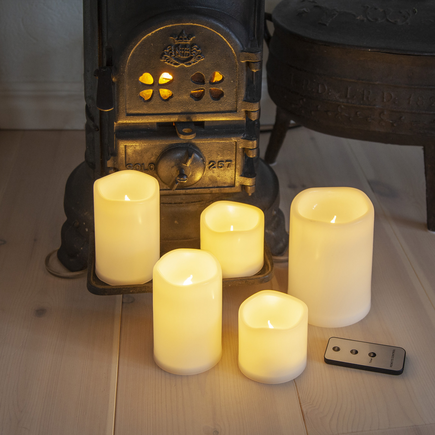 LED Kerzenset Paul - flackernde LED - Batteriebetrieb - Timer - Fernbedienung - für Außen - 5er Set LED Kerzenset Paul - flackernde LED - Batteriebetrieb - Timer - Fernbedienung - für Außen - 5er Set