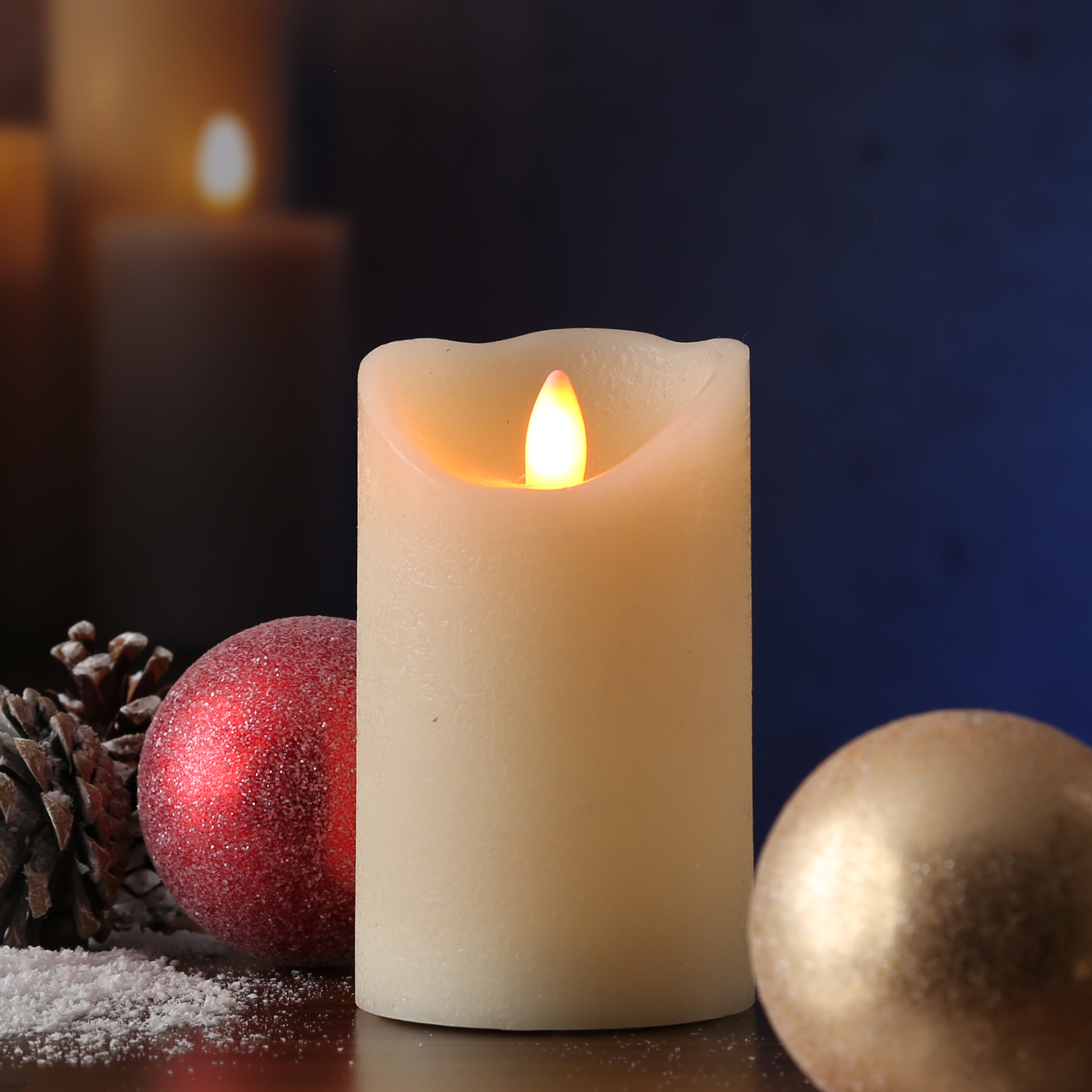 LED Kerze GLOW - Echtwachs - warmweiß glimmende Flamme - H: 12,5cm, D: 7,5cm - Timer - creme LED Kerze GLOW - Echtwachs - warmweiß glimmende Flamme - H: 12,5cm, D: 7,5cm - Timer - creme