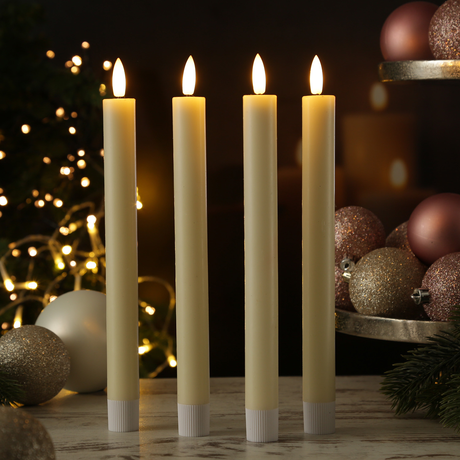 LED Stabkerzen LISA - Echtwachs - mit Ladestation - inkl. Fernbedienung - H: 25cm - creme - 4er Set LED Stabkerzen LISA - Echtwachs - mit Ladestation - inkl. Fernbedienung - H: 25cm - creme - 4er Set