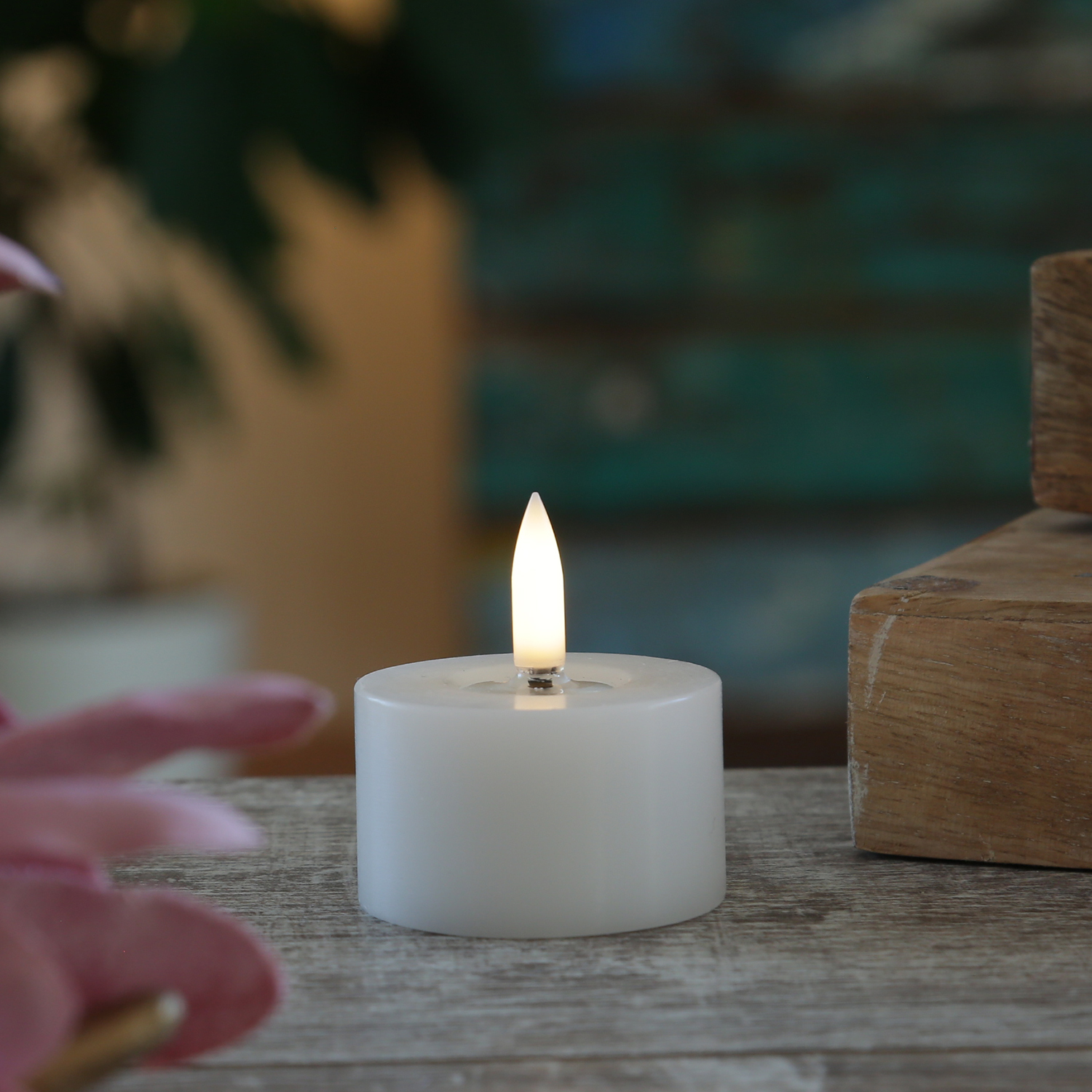 LED Mini Kerze/Teelicht THEA - Echtwachs - Wachsspiegel - D: 5cm - H: 2,8cm - Timer - weiß LED Mini Kerze/Teelicht THEA - Echtwachs - Wachsspiegel - D: 5cm - H: 2,8cm - Timer - weiß