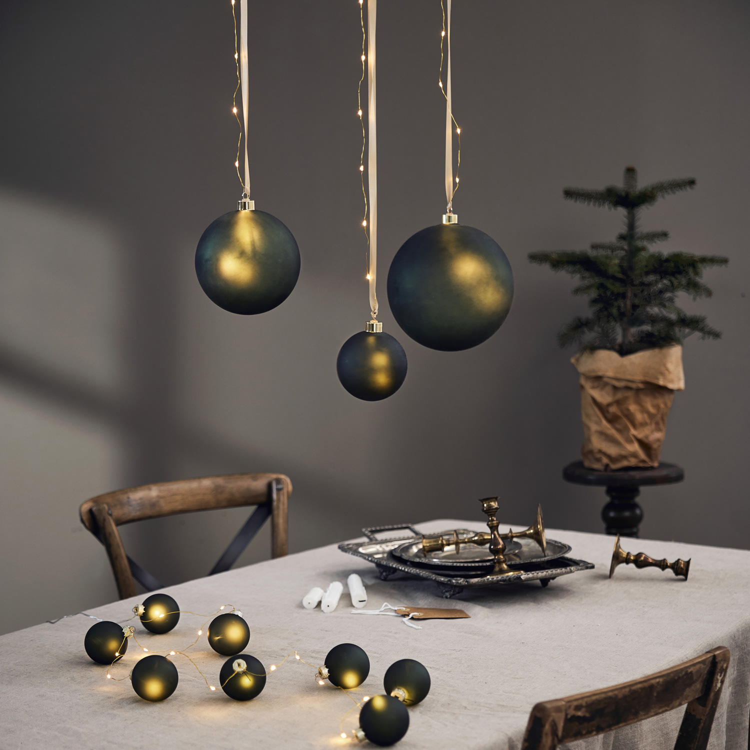 LED Lichterkette Christbaumkugel - Glas - 22 warmweiße LED - L: 1,6m - Timer - Batterie - grün LED Lichterkette Christbaumkugel - Glas - 22 warmweiße LED - L: 1,6m - Timer - Batterie - grün