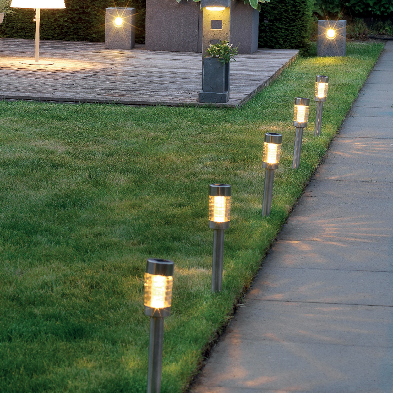 LED Solar Wegleuchte mit Erdspieß - Edelstahl - warmweiße LED - H: 15cm - silber - 1 Stück