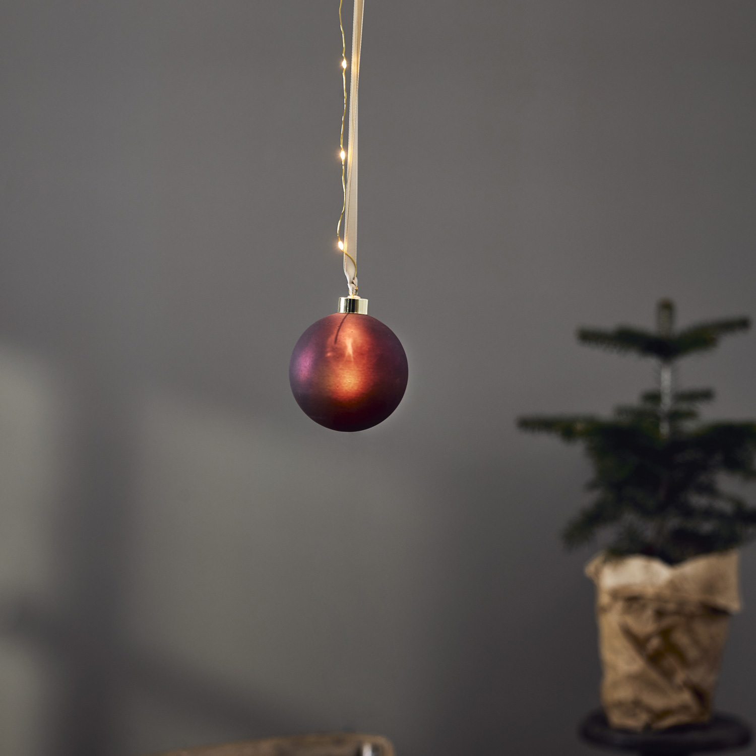 LED Christbaumkugel - Weihnachtskugel - Glas - 16 warmweiße LED - D: 10cm - Timer - Batterie - rot LED Christbaumkugel - Weihnachtskugel - Glas - 16 warmweiße LED - D: 10cm - Timer - Batterie - rot