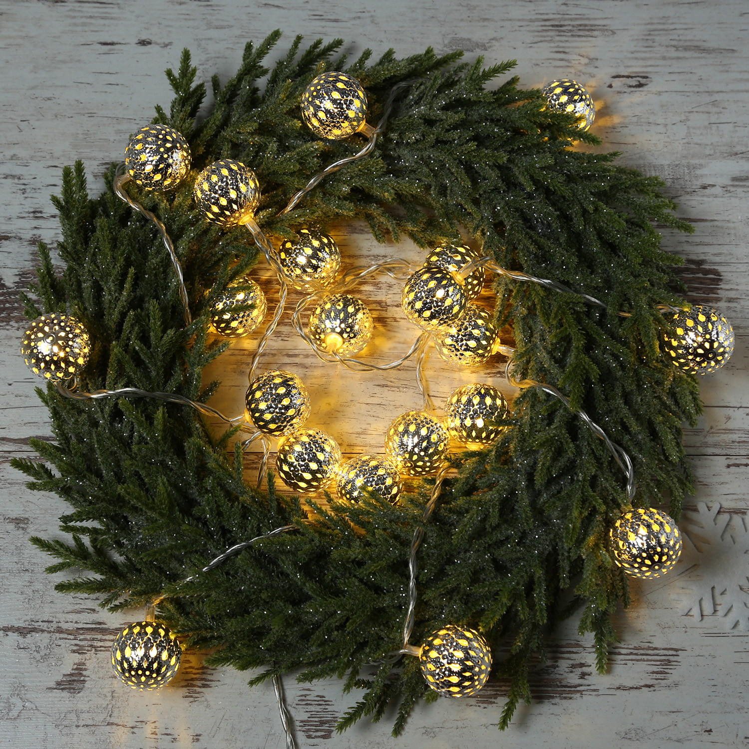 LED Dekolichterkette Metallkugeln - 20 warmweiße LED - D: 4cm - L: 2,76m - Netzteil - silber LED Dekolichterkette Metallkugeln - 20 warmweiße LED - D: 4cm - L: 2,76m - Netzteil - silber