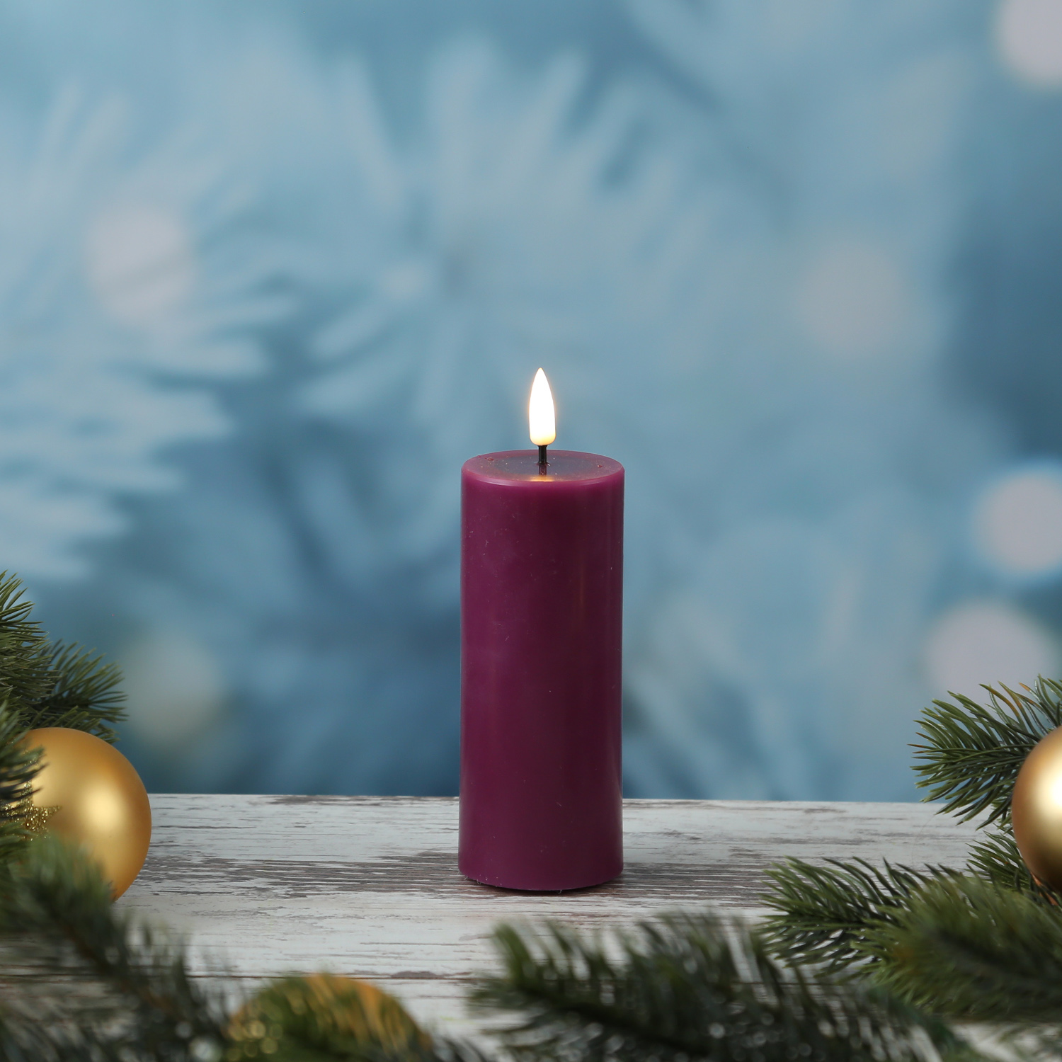 LED Stumpenkerze MIA - Echtwachs - realistische 3D Flamme - H: 12,5cm - D: 5cm - beere LED Stumpenkerze MIA - Echtwachs - realistische 3D Flamme - H: 12,5cm - D: 5cm - beere