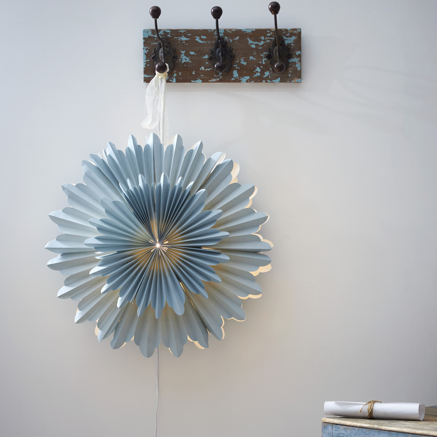 Papierstern CRYSTAL - hängend - D: 50cm - mit Band - 2-lagig gefaltetes Papier mit Dekor - blau