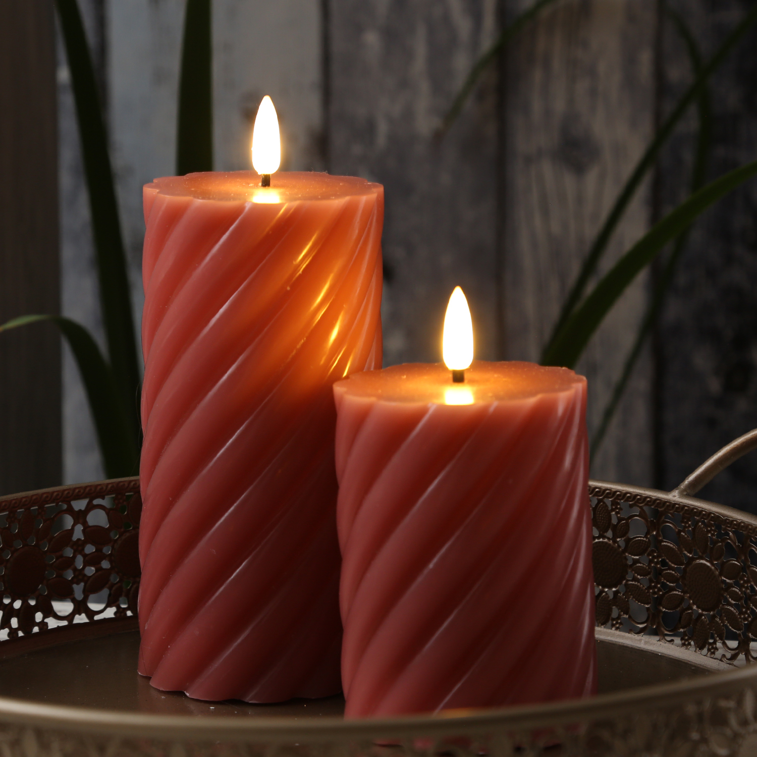 LED Stumpenkerze SWIRL - Echtwachs - warmweiße 3D Flamme - H: 17,5cm - Batterie - Timer - altrosa LED Stumpenkerze SWIRL - Echtwachs - warmweiße 3D Flamme - H: 17,5cm - Batterie - Timer - altrosa