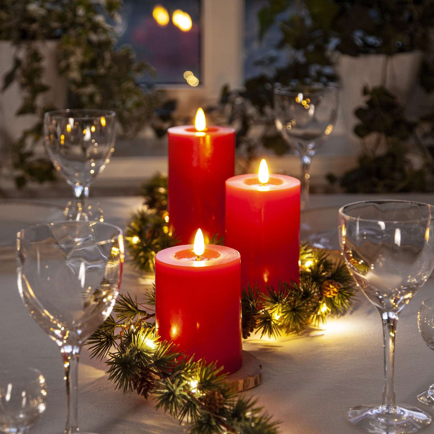 LED Kerzenset LINA - Echtwachs - realistische 3D Flamme - 3 Größen - Timer - rot - 3er Set LED Kerzenset LINA - Echtwachs - realistische 3D Flamme - 3 Größen - Timer - rot - 3er Set