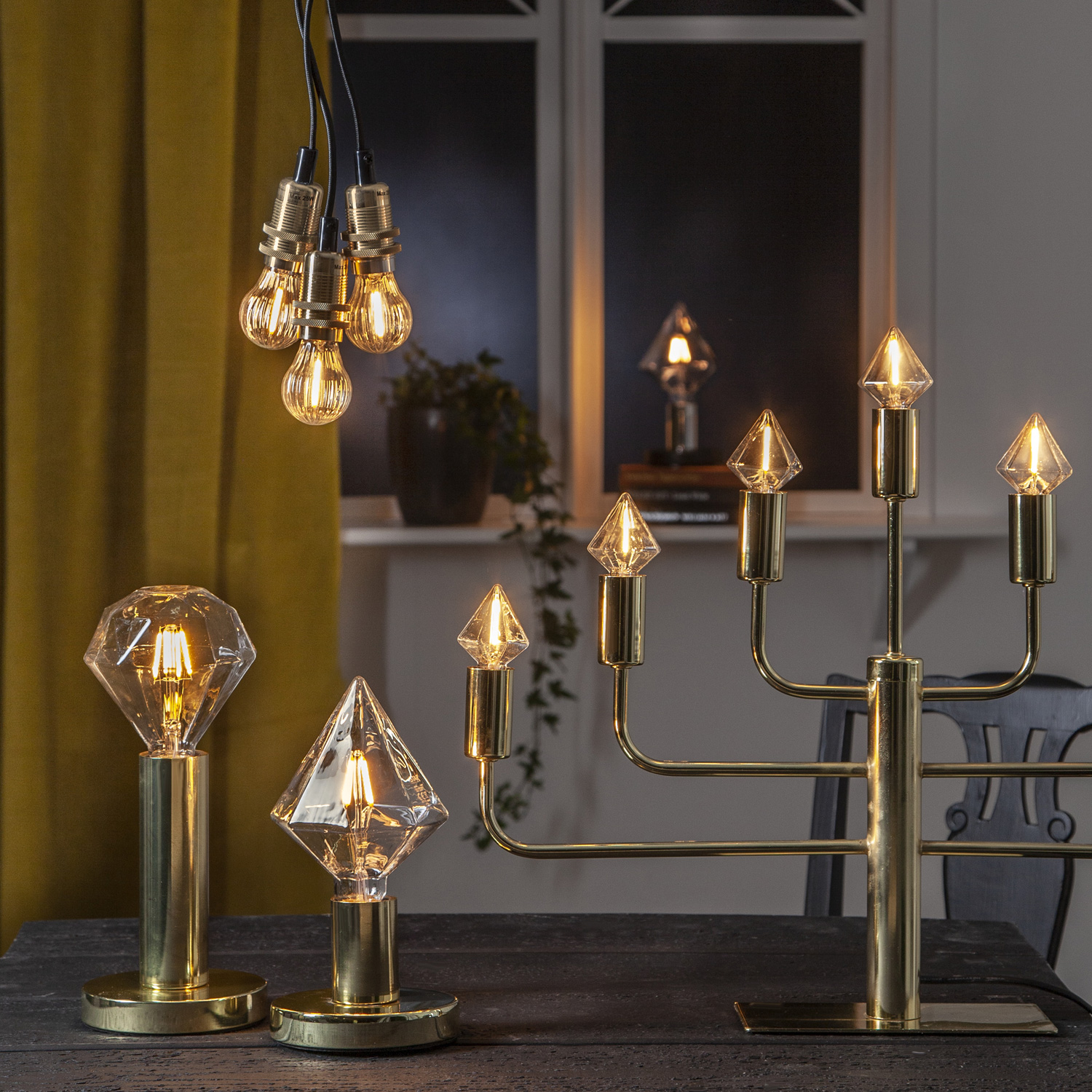 Lampenhalterung | GLANS | E27 | 12cm x 17cm | 180cm Kabel | Röhre lang | stehend | Messing Lampenhalterung | GLANS | E27 | 12cm x 17cm | 180cm Kabel | Röhre lang | stehend | Messing