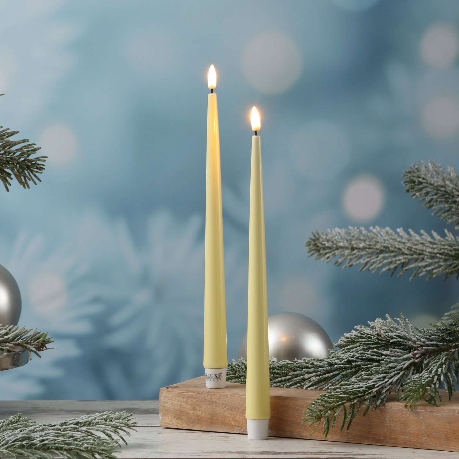 LED Stabkerzen ELLA - Echtwachs - realistische 3D Flamme - H: 28cm - gelb - 2 Stück LED Stabkerzen ELLA - Echtwachs - realistische 3D Flamme - H: 28cm - gelb - 2 Stück